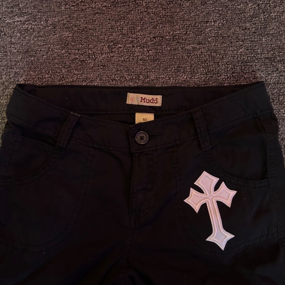 Mudd embroidered black cargo jeans size 10 - Picture 2 of 5